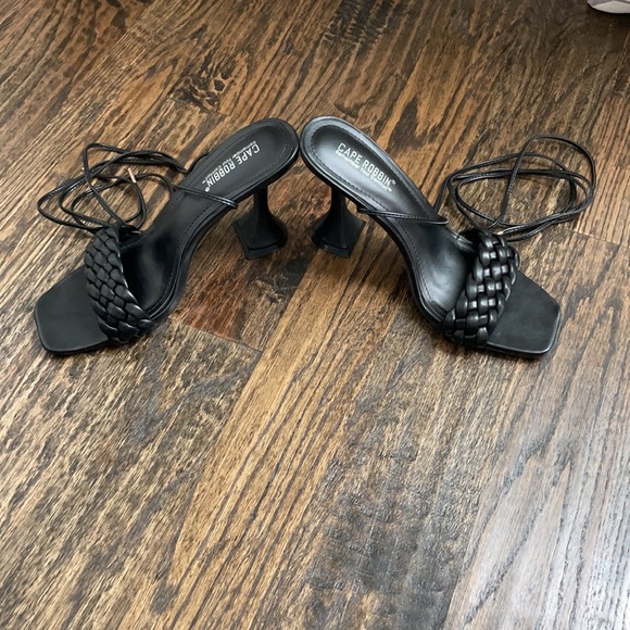 Black square open toe heels with ankle straps - Picture 6 of 7